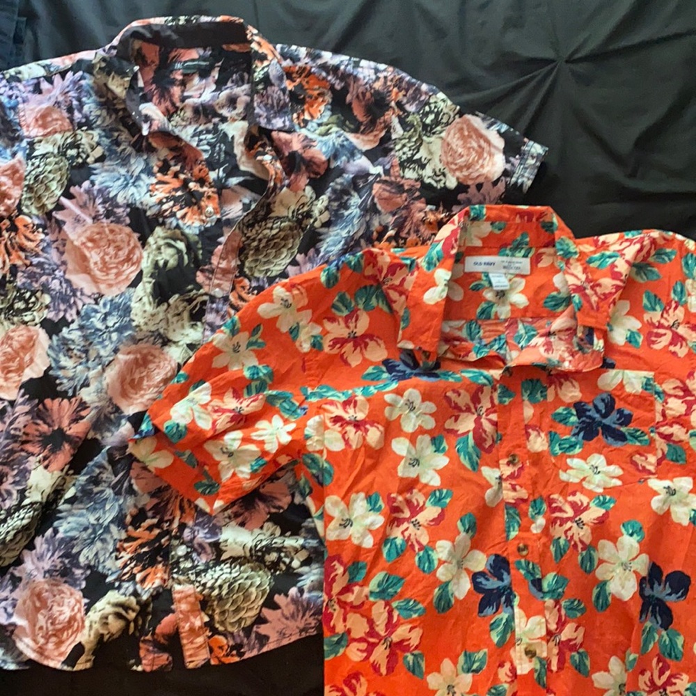 Two Floral Short Sleeve Button Down Shirts (Large)